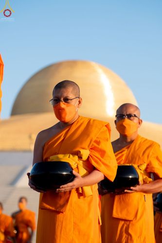 ภาพ No.68725:พิธีตักบาตรฉลองพระใหม่ วันที่ 1 มกราคม พ.ศ. 2566 ณ วัดพระธรรมกาย จ.ปทุมธานี