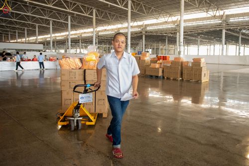 ภาพ No.322148:วันที่ 14 เมษายน พ.ศ.2569 การเตรียมกล่องไทยธรรม วันสุดท้าย เพื่องานถวายมหาสังฆทาน 40,000 กว่าวัดทั่วประเทศ วันคุ้มครองโลก 22 เมษายน พ.ศ.2569 วัดพระธรรมกาย