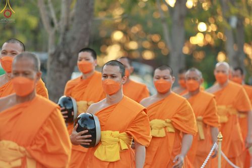 ภาพ No.69274:พิธีถวายภัตตาหารเป็นสังฆทาน แด่คณะพระธรรมยาตราฯ ในโครงการธรรมยาตราฯ ปีที่ 11 ณ อนุสรณ์สถานมหาวิหารพระมงคลเทพมุนี อ.สองพี่น้อง จ.สุพรรณบุรี วันที่ 4 และ 5 มกราคม พ.ศ. 2566