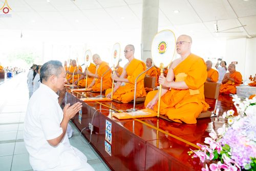 ภาพ No.343107:วันที่ 13 สิงหาคม พ.ศ.2569 พิธีบุพเปตพลี ครั้งที่ 186 ร่วมอุทิศส่วนกุศล แด่หมู่ญาติผู้ล่วงลับไปแล้ว และเป็นปัจจัยสนับสนุน การเผยแผ่พระพุทธศาสนา ณ หอฉันคุณยายอาจารย์ วัดพระธรรมกาย