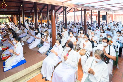 ภาพ No.71608:พระธรรมยาตรา ปฏิบัติศาสนกิจ ทำนุบำรุงศาสนสถาน, ปฏิบัติธรรม ร่วมกับชุมชน,นักเรียนเด็กดีวีสตาร์ และร่วมพิธีทอดผ้าป่าบำรุงศาสนสถาน ในโครงการธรรมยาตรากตัญญูบูชา มหาปูชนียาจารย์ พระมงคลเทพมุนี(สด จนฺทสโร) พระผู้ปราบมาร อนุสรณ์สถาน 7 แห่ง ปีที่ 11 ณ วัดสองพี่น