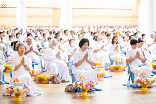 ภาพ No.329074:วันอาทิตย์ที่ 17 พฤษภาคม พ.ศ.2569 พิธีร่วมบุญการศึกษาพระภิกษุสามเณร (หนังสือบาลี นักธรรม ทางก้าวหน้า World-Pec) ณ ห้องแก้วสารพัดนึก 2 วัดพระธรรมกาย