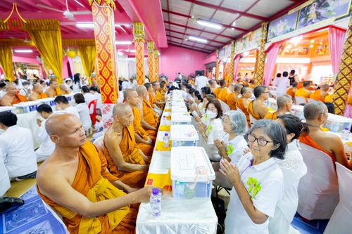 ภาพ No.298336:วันที่ 17 มกราคม พ.ศ. 2569  พิธีเจริญพระพุทธมนต์ ปฏิบัติธรรม มอบทุนการศึกษา ถวายสังฆทาน 109 วัด โครงการธรรมยาตราปีที่ 14 ณ วัดตะเคียน อำเภอบางกรวย จังหวัดนนทบุรี