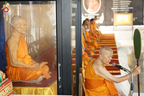 ภาพ No.298980:วันที่ 20 มกราคม พ.ศ. 2569 พิธีทอดผ้าป่าทำนุบำรุงศาสนสถาน ณ วัดใหม่นพรัตน์ ต.เนินพระปรางค์ อ.สองพี่น้อง จ.สุพรรณบุรี ในโครงการธรรมยาตรา กตัญญูบูชา มหาปูชนียาจารย์ พระมงคลเทพมุนี(สด จนฺทสโร) พระผู้ปราบมาร อนุสรณ์สถาน 7 แห่ง ปีที่ 14