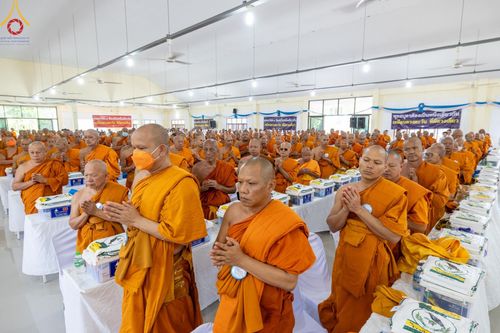 ภาพ No.137675:พิธีตักบาตร พิธีถวายสังฆทานแด่คณะสงฆ์ 323 วัด พิธีทำบุญอุทิศส่วนกุศลแด่ผู้วายชนม์ ในเหตุการณ์ความไม่สงบ 4 จังหวัดชายแดนภาคใต้ ปีที่ 20 ครั้งที่ 169 และพิธีมอบกองทุนหนุนแรงใจช่วยครูใต้ ปีที่ 17 ครั้งที่ 134 วันที่ 25 พฤษภาคม พ.ศ.2567 อ.ตากใบ จ.นราธิวาส