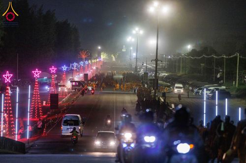 ภาพ No.324542:วันที่ 22 เมษายน พ.ศ.2569 (วันคุ้มครองโลก) บรรยากาศพระสังฆาธิการและสาธุชน การเดินทางกลับ งานถวายมหาสังฆทาน 40,000 กว่าวัดทั่วประเทศ วัดพระธรรมกาย