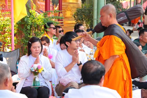 ภาพ No.295095:วันที่ 14 มกราคม พ.ศ. 2569 พิธีต้อนรับพระธรรมยาตรา อนุสรณ์สถานลำดับที่ 4  สถานที่เกิดด้วยกายธรรม ณ วัดโบสถ์บน ต.บางคูเวียง จ.นนทบุรี ในโครงการธรรมยาตรา กตัญญูบูชา มหาปูชนียาจารย์ พระมงคลเทพมุนี(สด จนฺทสโร) พระผู้ปราบมาร อนุสรณ์สถาน 7 แห่ง ปีที่ 14