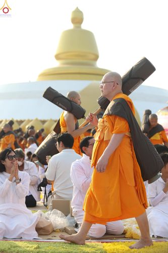 ภาพ No.299589:วันที่ 18 มกราคม พ.ศ. 2569 พิธีต้อนรับพระธรรมยาตรา (ภาพชุดที่ 2) ณ อนุสรณ์สถานลำดับที่ 5  สถานที่เผยแผ่วิชชาธรรมกายครั้งแรก อนุสรณ์สถานบางปลา วัดบางปลา อำเภอบางเลน จังหวัดนครปฐม ในโครงการธรรมยาตรา กตัญญูบูชา มหาปูชนียาจารย์ พระมงคลเทพมุนี(สด จนฺทสโร) พระ