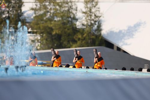 ภาพ No.304744:วันที่ 25 มกราคม พ.ศ. 2569 พิธีต้อนรับพระธรรมยาตรา (ภาพชุดที่ 2) รร.สามัคคีราษฏร์บำรุง-วัดพระธรรมกาย ในโครงการธรรมยาตรา กตัญญูบูชา มหาปูชนียาจารย์ พระมงคลเทพมุนี(สด จนฺทสโร) พระผู้ปราบมาร อนุสรณ์สถาน 7 แห่ง ปีที่ 14