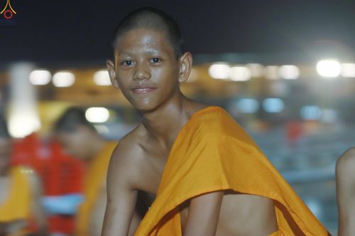 ภาพ No.322060:วันที่ 12 -13 เมษายน พ.ศ.2569 การเตรียมกล่องไทยธรรม + การขนย้ายเก้าอี้ เพื่องานถวายมหาสังฆทาน 40,000 กว่าวัดทั่วประเทศ วันคุ้มครองโลก 22 เมษายน พ.ศ.2569 วัดพระธรรมกาย