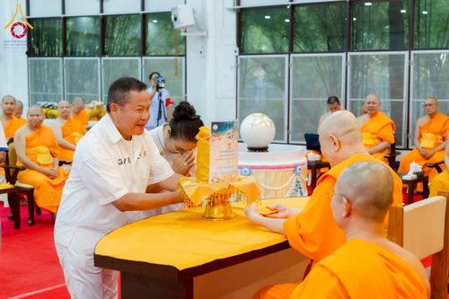 ภาพ No.221437:วันอาทิตย์ที่ 27 เมษายน พ.ศ. 2568 พิธีเจริญพระพุทธมนต์สมโภชดวงแก้วธรรมชัย เนื่องในโอกาสบูชาธรรม 81 ปีหลวงพ่อธัมมชโย อัญเชิญประดิษฐานเนื่องในโอกาสสถาปนาวัดพระธรรมกายไอซ์แลนด์ ณ อาคารปลูกศรัทธา 1 วัดพระธรรมกาย อำเภอคลองหลวง จังหวัดปทุมธานี