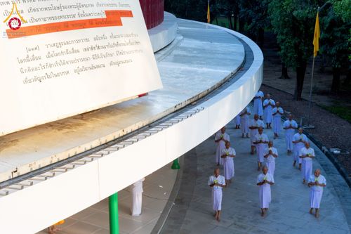 ภาพ No.244597:วันเสาร์ที่ 6 กันยายน พ.ศ. 2568 พิธีเวียนประทักษิณ และวันทาสีมาของนาคธรรมทายาท โครงการอุปสมบทหมู่บูชาธรรมครบรอบ 108 ปี วันครูผู้ค้นพบวิชชาธรรมกาย ณ โบสถ์พระไตรปิฎก วัดพระธรรมกาย