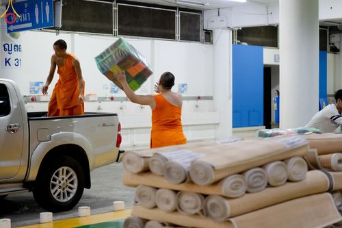 ภาพ No.60584:V.38 ทุ่มพลังเพื่อพ่อครบ 80 ปี ภาพการเตรียมงานของหน่วยงานต่างๆ เพื่อพิธีฉลองอายุวัฒนมงคล 80 ปี หลวงพ่อธัมมชโย และรับถวายมหาสังฆทาน 10,000 กว่าวัดทั่วประเทศ ในวันคุ้มครองโลก วันจันทร์ที่ 22 เมษายน พ.ศ. 2567