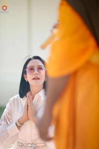 ภาพ No.195532:พิธีต้อนรับพระธรรมยาตรา ณ อนุสรณ์สถานลำดับที่ 4 สถานที่เกิดด้วยกายธรรม วัดโบสถ์(บน) ต.บางคูเวียง จ.นนทบุรี ในโครงการธรรมยาตรา กตัญญูบูชา มหาปูชนียาจารย์ พระมงคลเทพมุนี(สด จนฺทสโร) พระผู้ปราบมาร อนุสรณ์สถาน 7 แห่ง ปีที่ 13 วันที่ 15 มกราคม พ.ศ. 2568