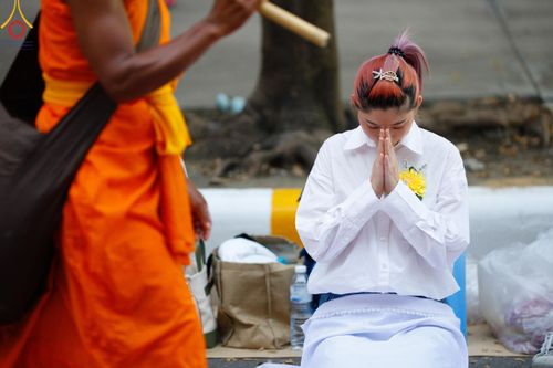 ภาพ No.120375:พิธีต้อนรับพระธรรมยาตรา ในโครงการธรรมยาตรา กตัญญูบูชา มหาปูชนียาจารย์ พระมงคลเทพมุนี(สด จนฺทสโร) พระผู้ปราบมาร อนุสรณ์สถาน 7 แห่ง ปีที่ 12 วันที่ 28 มกราคม พ.ศ. 2567 ณ วัดพระธรรมกาย จ.ปทุมธานี (ชุดที่ 2)
