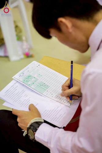 ภาพ No.273357:วันที่ 23 พฤศจิกายน พ.ศ. 2568 การสอบตอบปัญหาธรรมะ ทางก้าวหน้า "ระดับอุดมศึกษา" ณ ห้องแก้วสารพัดนึก 1 สภาธรรมกายสากล วัดพระธรรมกาย จ.ปทุมธานี