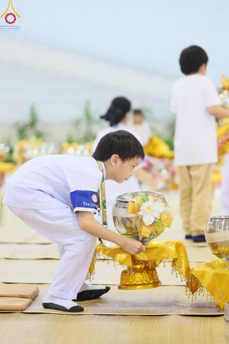 ภาพ No.123796:พิธีถวายโคมมาฆประทีป น้อมถวายเป็นพุทธบูชา แด่คณะพระภิกษุ สามเณร  ณ วัดพระธรรมกาย จ.ปทุมธานี วันเสาร์ที่ 17 กุมภาพันธ์ พ.ศ. 2567