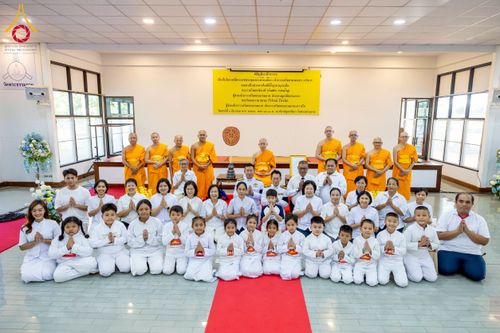 ภาพ No.276750:วันเสาร์ที่ 6 ธันวาคม พ.ศ. 2568 พิธีมุทิตาสักการะ เนื่องในโอกาสที่พระเดชพระคุณพระพรหมดิลก เจ้าอาวาสวัดสามพระยา วรวิหาร เมตตาเป็นประธานในพิธีตั้งฐานานุกรมใน พระราชวิเทศวชิรเวที (บัณฑิต วรปญฺโญ) ผู้ช่วยเจ้าอาวาสวัดพระธรรมกาย (ไวโรจน์ วิโรจโน) ผู้ช่วยเจ้าอา