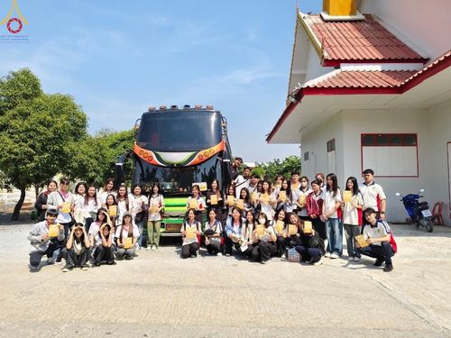 ภาพ No.200556:พิธีทอดผ้าป่าทำนุบำรุงศาสนสถาน ณ วัดรางกำหยาด ตำบลบางภาษี อำเภอบางเลน จังหวัดนครปฐม ในโครงการธรรมยาตรา กตัญญูบูชา มหาปูชนียาจารย์ พระมงคลเทพมุนี(สด จนฺทสโร) พระผู้ปราบมาร อนุสรณ์สถาน 7 แห่ง ปีที่ 13 วันที่ 22 มกราคม พ.ศ. 2568