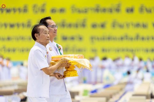 ภาพ No.277544:วันอาทิตย์ต้นเดือนที่ 7 ธันวาคม พ.ศ.2568 พิธีทอดผ้าป่าต้นสมบัติจักรพรรดิ ณ สภาธรรมกายสากล วัดพระธรรมกาย