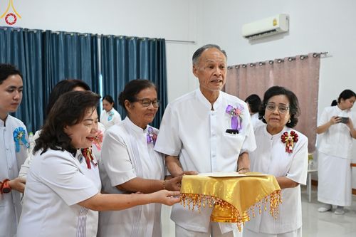 ภาพ No.172545:พิธีทอดกฐินเพื่อสร้าง "ลานเอนกประสงค์พญานาค 4 ตระกูล" วันที่ 15 พฤศจิกายน พ.ศ.2567 ณ พุทธอุทยานนานาชาติ อ.โพนพิสัย จ.หนองคาย