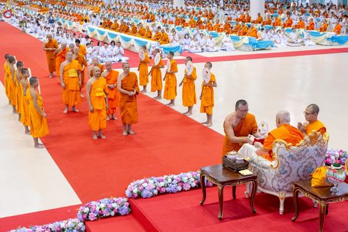 ภาพ No.236277:วันที่ 3 สิงหาคม พ.ศ. 2568 พิธีมุทิตาสักการะพระภิกษุ ผู้สอบได้เปรียญธรรม 9 ประโยค ระดับโลก ปีที่ 37, พิธีมอบโล่และทุนการศึกษา สำนักเรียนบาลีดีเด่นทั่วประเทศ ณ ห้องแก้วสารพัดนึก 1 วัดพระธรรมกาย