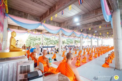 ภาพ No.216015:วันพฤหัสบดีที่ 3 เมษายน พ.ศ. 2568 พิธีบรรพชาสามเณร ภาคฤดูร้อน รุ่นที่ 15  บูชาธรรมหลวงพ่อธัมมชโย 81 ปี 81 รูป ณ ศูนย์ปฏิบัติธรรมสวนผึ้ง จ.ราชบุรี