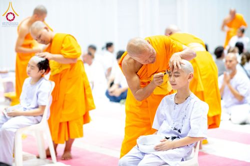 ภาพ No.213601:วันเสาร์ที่ 29 มีนาคม พ.ศ. 2568 พิธีปลงผม โครงการสามเณรยุวธรรมทายาท รุ่นที่ 33 โครงการสามเณรมัชฌิมธรรมทายาท รุ่นที่ 29 ณ ห้องปฏิบัติธรรมวิหารคด คอร์ 13 วัดพระธรรมกาย