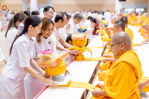 ภาพ No.212782:วันอาทิตย์ที่ 23 มีนาคม พ.ศ. 2568 พิธีร่วมบุญโครงการบรรพชาสามเณร 5,000 รูป ณ ห้องแก้วสารพัดนึก 2 วัดพระธรรมกาย