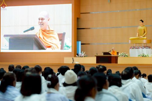 ภาพ No.242302:วันที่ ๒๙ - ๓๑ สิงหาคม พ.ศ. ๒๕๖๘ สัมมนารวมใจผู้นำบุญ บูชาธรรม ๘๑ ปี  หลวงพ่อธัมมชโย รุ่นที่ ๒ กฐินสามัคคีทั่วไทย ๓๐,๐๐๐ วัด โครงการอุปสมบทบูชาธรรมมหาปูชนียาจารย์  ๓,๐๐๐ รูป