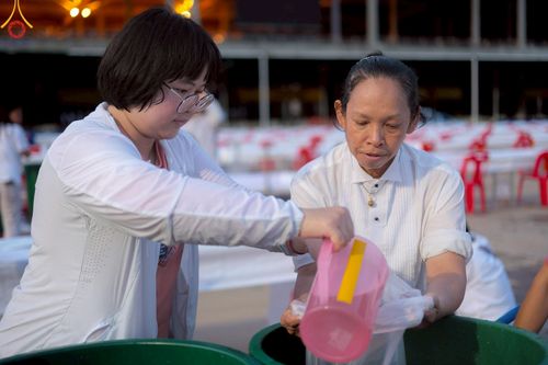 ภาพ No.218840:วันศุกร์ที่ 18 เมษายน พ.ศ. 2568 การเตรียมงานในลานธรรม , พระมหาธรรมกายเจดีย์ เพื่องานวันคุ้มครองโลก 22 เมษายน พ.ศ. 2568