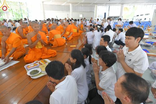 ภาพ No.143244:พิธีถวายภัตตาหารเพื่อเป็นกำลังแห่งการเข้าถึงธรรม ของพระภิกษุสามเณร วัดพระธรรมกาย วันเสาร์ที่ 6 กรกฏาคม พ.ศ. 2567 ณ หอฉันคุณยายอาจารย์ วัดพระธรรมกาย จ.ปทุมธานี