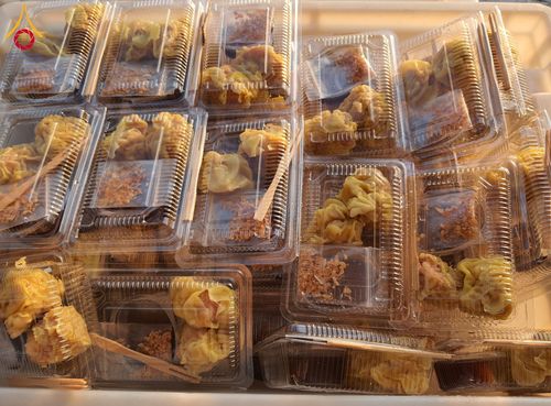 ภาพ No.197992:สาธุชนถวายภัตตาหารเป็นสังฆทาน แด่พระธรรมยาตรา ณ วัดโบสถ์(บน) ตำบลบางคูเวียง อำเภอบางกรวย จังหวัดนนทบุรี ในโครงการธรรมยาตรา กตัญญูบูชา มหาปูชนียาจารย์ พระมงคลเทพมุนี(สด จนฺทสโร) พระผู้ปราบมาร อนุสรณ์สถาน 7 แห่ง ปีที่ 13 วันที่ 19 มกราคม พ.ศ. 2568