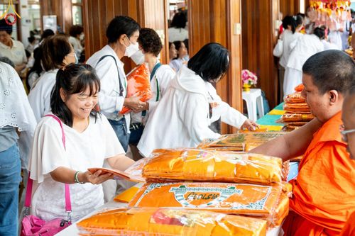 ภาพ No.203441:พิธีทอดผ้าป่าทำนุบำรุงศาสนสถาน ณ วัดปรางค์หลวง ตำบลบางม่วง อำเภอบางใหญ่ จังหวัดนนทบุรี ในโครงการธรรมยาตรา กตัญญูบูชา มหาปูชนียาจารย์ พระมงคลเทพมุนี(สด จนฺทสโร) พระผู้ปราบมาร อนุสรณ์สถาน 7 แห่ง ปีที่ 13 วันที่ 29 มกราคม พ.ศ. 2568