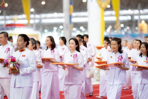 ภาพ No.240756:วันพุธที่ 27 สิงหาคม พ.ศ. 2568 พิธีทอดผ้าป่าเพื่อสร้างอาคาร  82 ปี หลวงพ่อธัมมชโย สมทบกฐินวัดพระธรรมกาย และกฐิน 30,000 วัดทั่วประเทศ ครั้งที่ 1