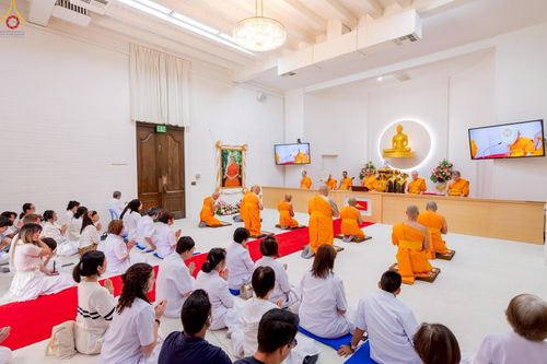 ภาพ No.252299:วันที่ 4-5 ตุลาคม พ.ศ. 2568  วัดพระธรรมกายแคลิฟอร์เนีย ประเทศสหรัฐอเมริกา ได้จัดพิธีตัดปอยผม โดยคณะสงฆ์ ญาติ ๆ และสาธุชน ให้กับนาคธรรมทายาท 8 ท่าน และได้จัดพิธีบรรพชา-อุปสมบท ฉลองพิธีทอดกฐินบรมจักรพรรดิ สร้างอุโบสถ 82 ปี บูชาธรรมหลวงพ่อธัมมชโย