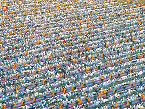 ภาพ No.105306:พิธีตักบาตรฉลองพระบวชใหม่ รุ่นบูชาธรรมมหาปูชนียาจารย์ และต้อนรับศักราชใหม่ วันจันทร์ที่ 1 มกราคม พ.ศ. 2567 ณ ลานธรรมพระมหาธรรมกายเจดีย์ วัดพระธรรมกาย