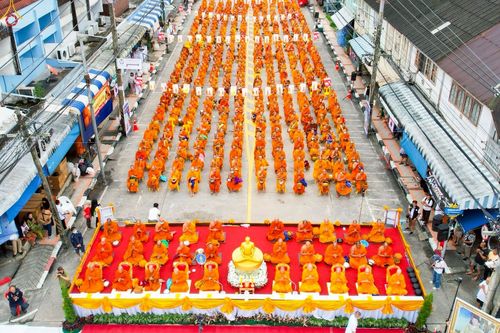 ภาพ No.245311:วันอาทิตย์ที่ 14 กันยายน พ.ศ. 2568 ตักบาตรพระ 555 รูป มหากุศล  น้อมถวายเป็นพุทธบูชา ณ หอนาฬิกาเบตง อ.เบตง จ.ยะลา