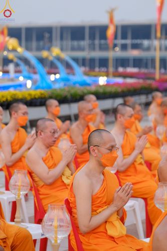 ภาพ No.122036:พิธีจุดประทีปถวายเป็นพุทธบูชา และบูชาธรรมมหาปูชนียาจารย์ พระมงคลเทพมุนี(สด จนฺทสโร) ในโครงการธรรมยาตรา กตัญญูบูชา มหาปูชนียาจารย์ พระมงคลเทพมุนี(สด จนฺทสโร) พระผู้ปราบมาร อนุสรณ์สถาน 7 แห่ง ปีที่ 12 วันที่ 31 มกราคม พ.ศ. 2567 ณ วัดพระธรรมกาย จ.ปทุมธานี