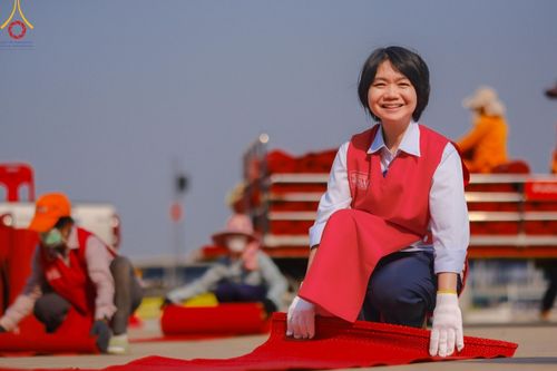 ภาพ No.208144:V.55 สารพัดV สารพัดดี ที่วัดพระธรรมกาย ในโครงการธรรมยาตรา กตัญญูบูชา มหาปูชนียาจารย์ พระมงคลเทพมุนี (สด จนฺทสโร) พระผู้ปราบมาร อนุสรณ์สถาน 7 แห่ง ปีที่ 13 ระหว่างวันที่ 2-31 มกราคม พ.ศ. 2568