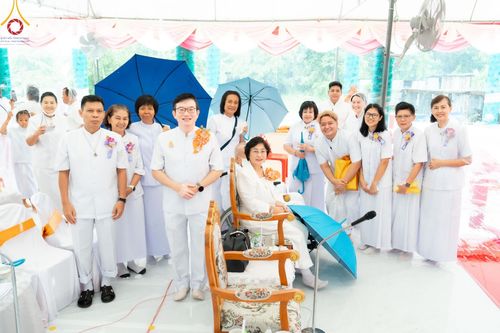 ภาพ No.146624:พิธีทอดผ้าป่าสร้างหลังคาอาคาร 80 ปี หลวงพ่อธัมมชโย ณ ศูนย์ปฎิบัติธรรมวิหารแดง จังหวัดสระบุรี วันอาทิตย์ที่ 28 กรกฎาคม พ.ศ. 2567