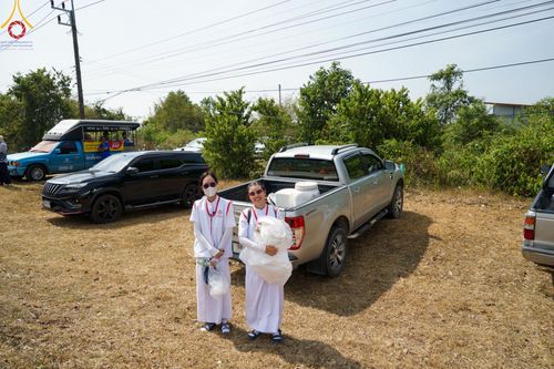 ภาพ No.130066:V.34 เพื่อธรรมเพื่อบางกล่ำ การรับบุญของเจ้าหน้าที่หน่วยงานต่างๆ  เพื่องานธรรมยาตราอัญเชิญพระบรมสารีริกธาตุ ประดิษฐาน ณ มหารัตนเจดีย์สิริปทุมสวรรค์ (เจดีย์อริยพุทธะ 5 พระองค์) ณ ศูนย์ปฏิบัติธรรมภาคใต้ อ.บางกล่ำ จ.สงขลา ระหว่างวันที่ 9-10 มีนาคม พ.ศ. 2567