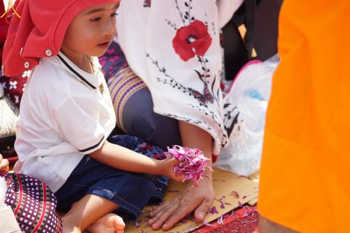 ภาพ No.129065:พระธรรมยาตราเดินธรรมยาตรา ณ ชุมชนรอบศูนย์ปฏิบัติธรรมภาคใต้ อ.บางกล่ำ จ.สงขลา วันที่ 10 มีนาคม พ.ศ. 2567