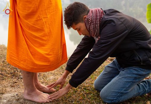 ภาพ No.76446:คณะสงฆ์และสามเณรบิณฑบาต ประเทศบังกลาเทศ วันที่ 11 กุมภาพันธ์ พ.ศ. 2566