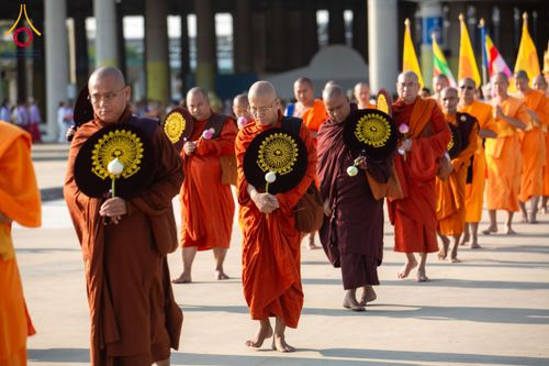 ภาพ No.209702:วันอาทิตย์ที่ 2 มีนาคม พ.ศ. 2568 พิธีภาคบ่าย สัมมนาพิเศษ, ปฏิบัติธรรม พิธีรับมอบพระบรมสารีริกธาตุ ณ สภาธรรมกายสากล วัดพระธรรมกาย