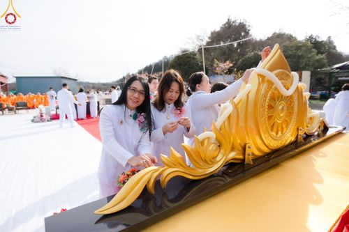 ภาพ No.132238:พิธีประดิษฐานยอดอุโบสถ บูชาธรรม 80 ปี หลวงพ่อธัมมชโย ณ วัดพระธรรมกายโทชิหงิ ประเทศญี่ปุ่น วันอาทิตย์ที่ 24 มีนาคม พ.ศ. 2567