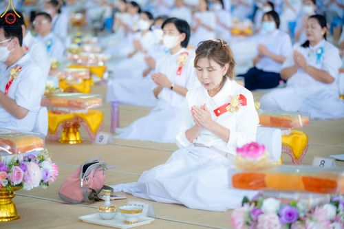 ภาพ No.205744:พิธีสวดพระพุทธมนต์ และถวายภัตตาหารเมนูสวรรค์แด่พระภิกษุ สามเณร วันจันทร์ที่ 3 กุมภาพันธ์ พ.ศ. 2568 ณ หอฉันคุณยายอาจารย์ฯ วัดพระธรรมกาย