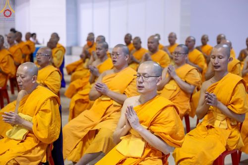 ภาพ No.177638:พิธีตักบาตรและพิธีบูชาข้าวพระ ในวันอาทิตย์ต้นเดือนที่ 1 ธันวาคม พ.ศ. 2567 ณ สภาธรรมกายสากล วัดพระธรรมกาย