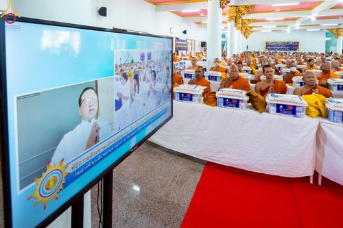 ภาพ No.131877:พิธีถวายสังฆทาน 323 วัด 4 จังหวัดชายแดนภาคใต้ ปีที่ 20 ครั้งที่ 167 และ พิธีมอบกองทุนหนุนแรงใจช่วยครูใต้ ปีที่ 17 ครั้งที่ 132 วันเสาร์ที่ 23 มีนาคม พ.ศ. 2567 ณ วัดมุจลินทวาปีวิหารพระอารามหลวง อ.หนองจิก จ.ปัตตานี