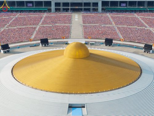 ภาพ No.221622:วันอังคารที่ 22 เมษายน พ.ศ. 2568 ภาพพิธีถวายมหาสังฆทานคณะสงฆ์ 40,000 กว่าวัดทั่วประเทศ เนื่องในวันคุ้มครองโลก ชุดที่ 2 (ปลื้มให้สมการรอคอย) ณ ลานธรรมพระมหาธรรมกายเจดีย์ วัดพระธรรมกาย